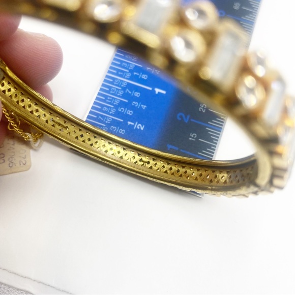 669 Vintage Miriam Haskell Clear Rhinestone Hinged Bracelet - Picture 8 of 9